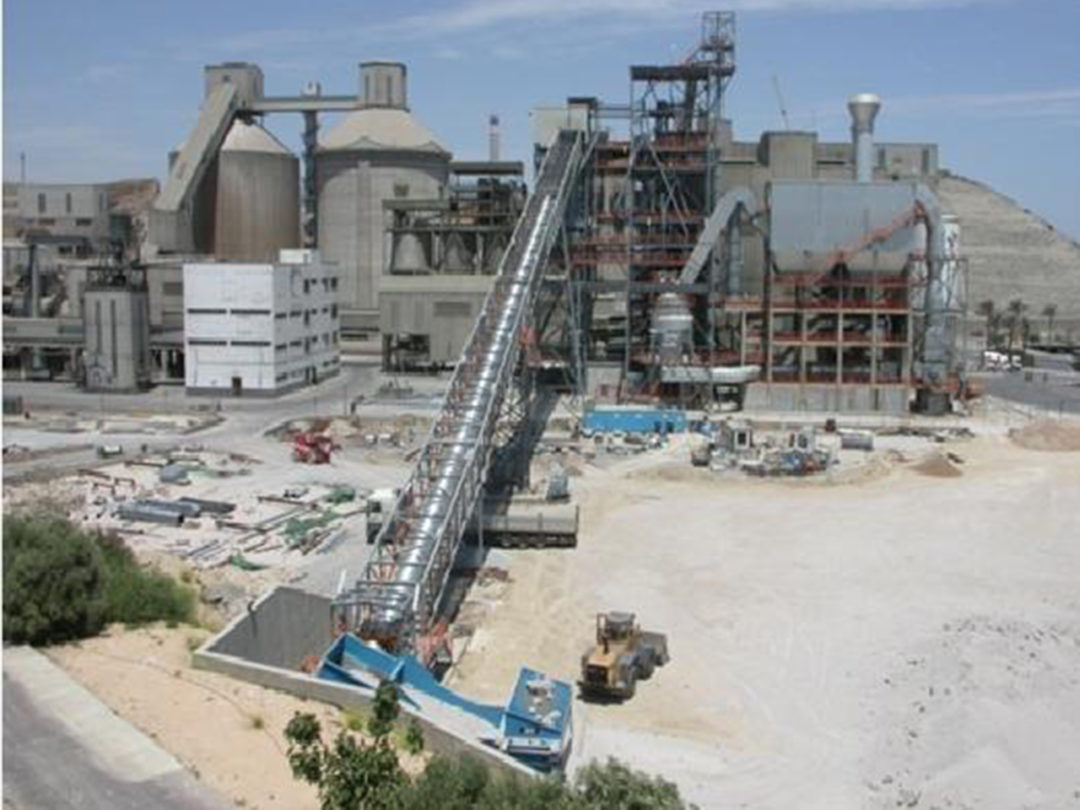 STRUCTURE DE FABRICATION ET D'ASSEMBLAGE D'UNE NOUVELLE LIGNE DE MEULAGE CHEZ HOLCIM CARBONERAS